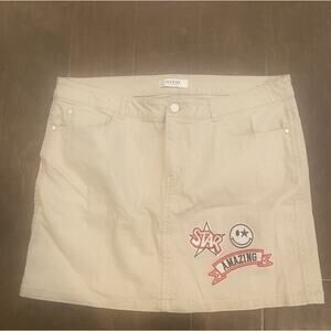 Guess Mini Skirt Women’s Size‎ XL Tan Denim Sewn On Patches Y2K Logos Embroidery